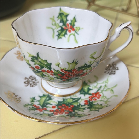 Yuletide Queen Anne Fine Bone China Holiday Holly Teacup and Saucer Set - Picture 3 of 6